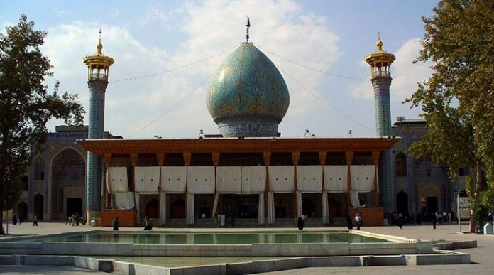 Снаружи эта мечеть кажется обычной. Но то, что находится внутри, поражает воображение!