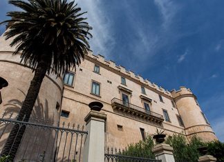 Замок Корильяно — один из самых известных и популярных замков южной Италии