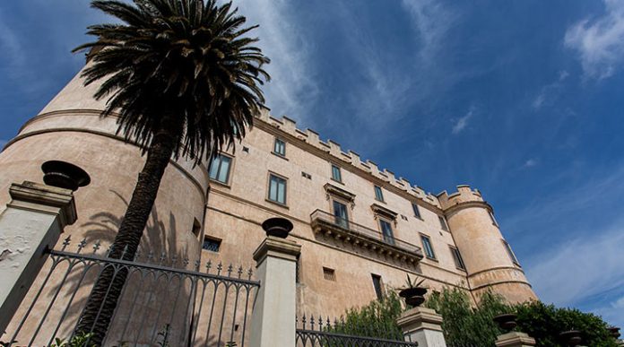 Замок Корильяно — один из самых известных и популярных замков южной Италии