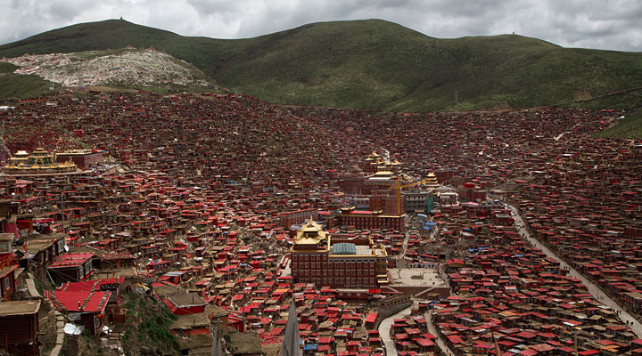 Ларунг Гар: крупнейший буддийский центр, в котором проживают 40 тысяч монахов