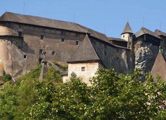 Оравский Град: самый красивый и посещаемый замок Словакии