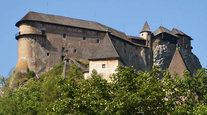 Оравский Град: самый красивый и посещаемый замок Словакии