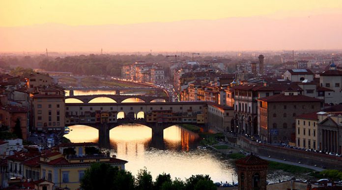 Жилые мосты Европы: ТОП-5 уникальных мостов, на которых до сих пор живут люди