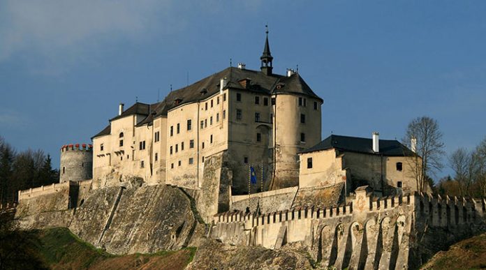 Чешский Штернберг: исполинская жемчужина Сазавской долины