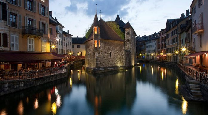 Живописный Анси: савойская Венеция в предгорьях Альп