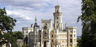 Псевдоготический замок Глубока над Влтавой: родовое гнездо графа Шварценберга