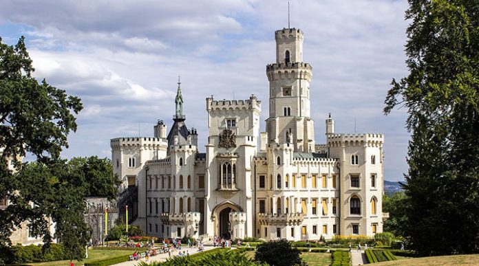 Псевдоготический замок Глубока над Влтавой: родовое гнездо графа Шварценберга