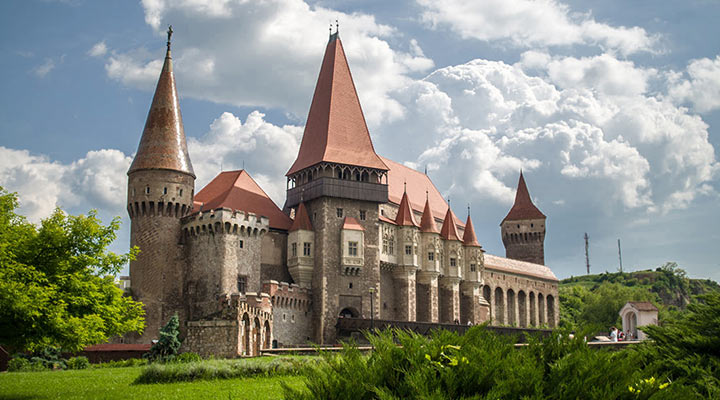 Замок Корвинов в Трансильвании: родовое гнездо средневековых феодалов