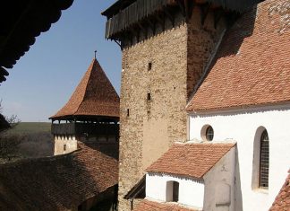 На первый взгляд это обычный средневековый замок. Но вот что в нем скрывается на самом деле!