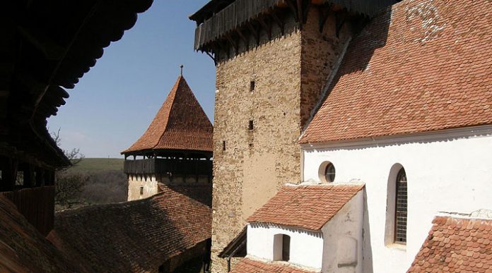 На первый взгляд это обычный средневековый замок. Но вот что в нем скрывается на самом деле!