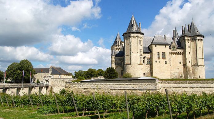 Замок Шинон: королевская крепость в долине Луары