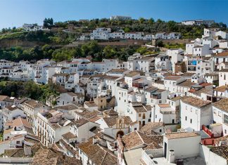 Сетениль-де-лас-Бодегас: жемчужина в скалах Андалусии