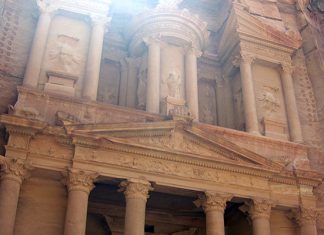 Древняя Петра: история, застывшая в камне