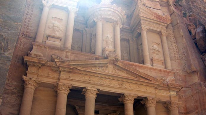 Древняя Петра: история, застывшая в камне