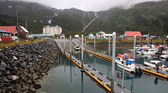 Уиттиер: город в одном… многоэтажном доме