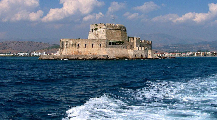 Бурдзи: древняя морская крепость, возле которой не встретить толп туристов