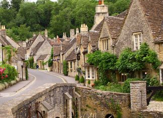 Касл Ком: самая фотографируемая деревня Англии