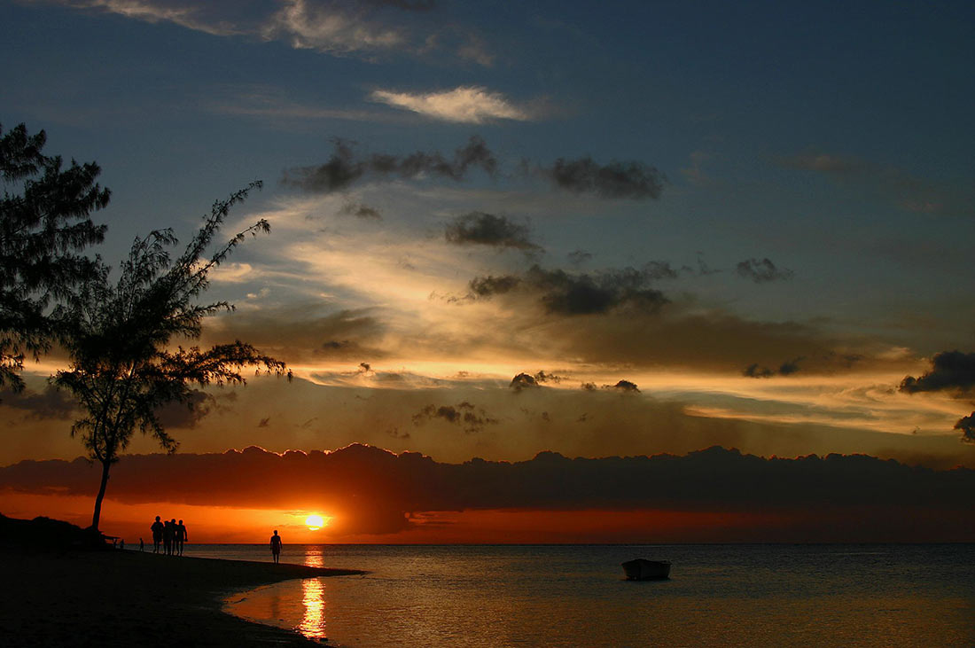 Закат на острове Маврикий