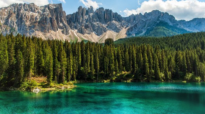 Озеро Карецца: радужная жемчужина Южного Тироля
