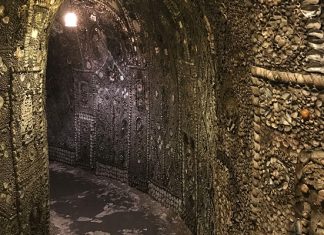 Грот Маргит: уникальный подземный ход, стены которого выложены ракушками