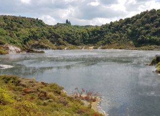 Озеро Сковорода кажется настоящей идиллией… Но искупаться здесь не решатся даже самые отчаянные!