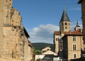 Бенедиктинское аббатство Клюни: один из древнейших монастырей Франции