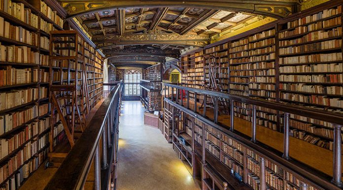Бодлианская библиотека Оксфордского университета и ее потрясающий читальный зал: один из старейших в Европе