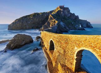 Остров Гастелугаче: удивительное место, где снимали самый известный эпизод сериала «Игра Престолов»