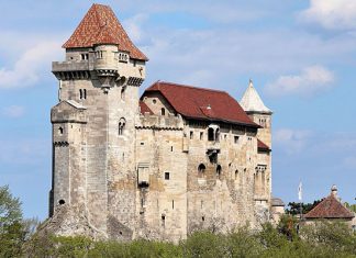 Замок Лихтенштейн: живая легенда Венского леса