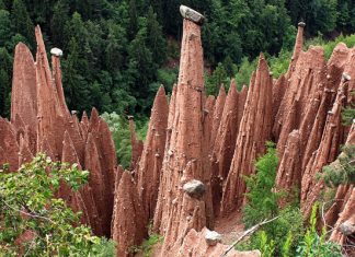 Земляные столбы Ренона: природное чудо Доломитовых Альп