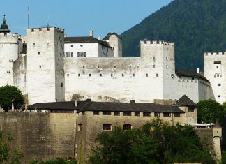 Замок Хоэнзальцбург: самая большая и полностью сохранившаяся средневековая крепость в Центральной Европе