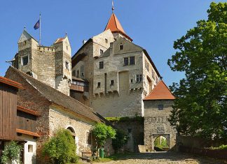 10 самых красивых замков Чехии