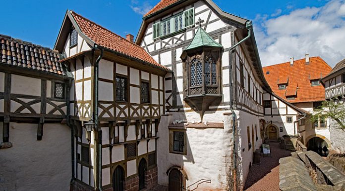 Самые красивые замки Германии: 10 потрясающе красивых древних сооружений