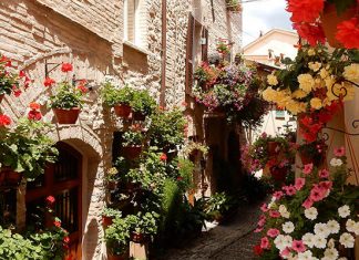 Средневековый Спелло: удивительный город, в котором нет современных построек