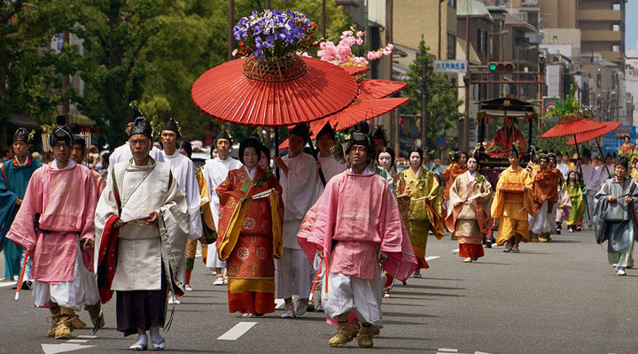 Аой-мацури: колоритный фестиваль Мальвы в Киото
