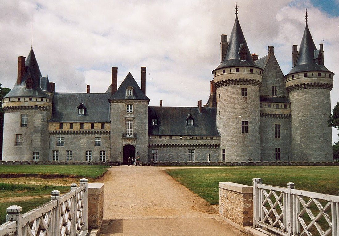 замок Сюлли-сюр-Луар