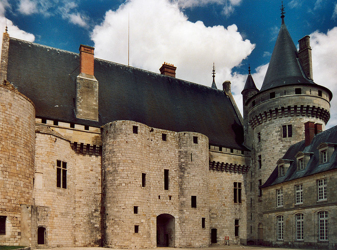 замок Сюлли-сюр-Луар