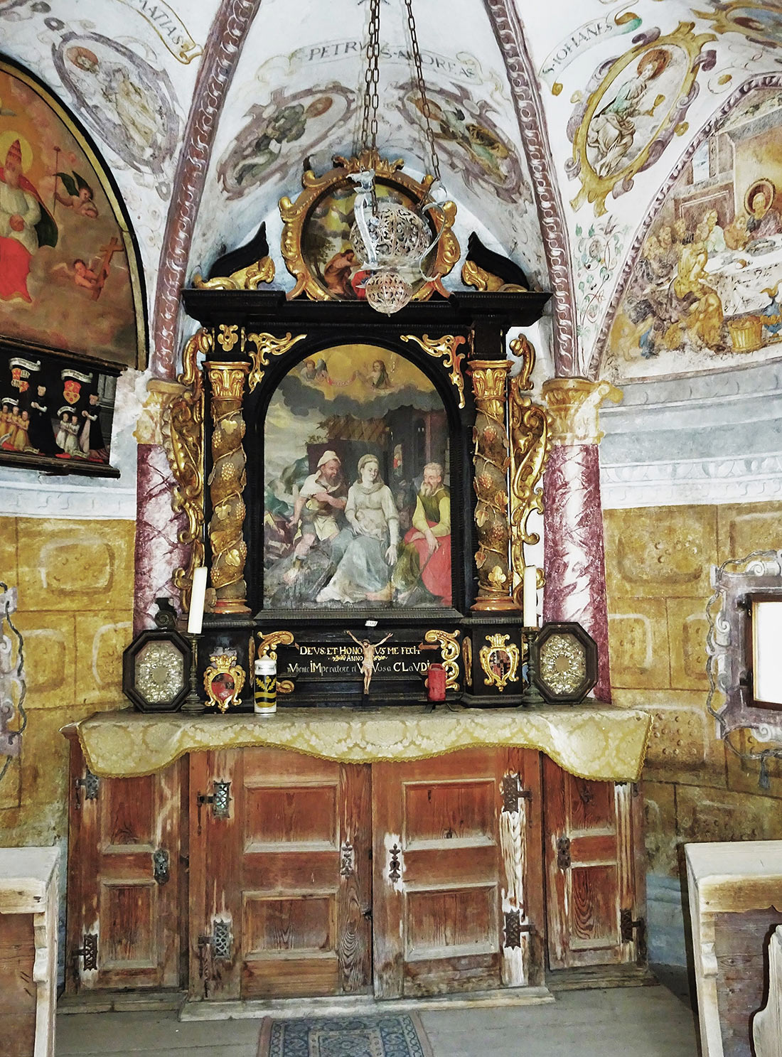 Алтарь в часовне Святого Николая в замке Хохостервиц