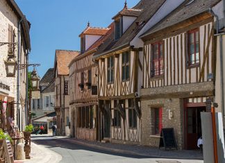 Старинный Провен: средневековый торговый городок совсем недалеко от Парижа