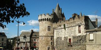 Витре: сказочный средневековый замок Бретани