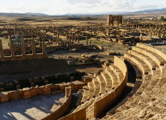 Погребённый в песках: древнеримский город Тимгад, который удивил мир планировкой улиц