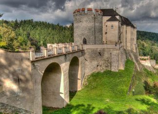 Замки Чехии возле Праги: 6 интересных мест, которые стоит увидеть