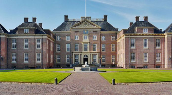 Дворец Хет Лоо: скромное обаяние королевской роскоши