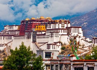 Дворец Потала в Тибете: самый высокогорный древний замок в мире