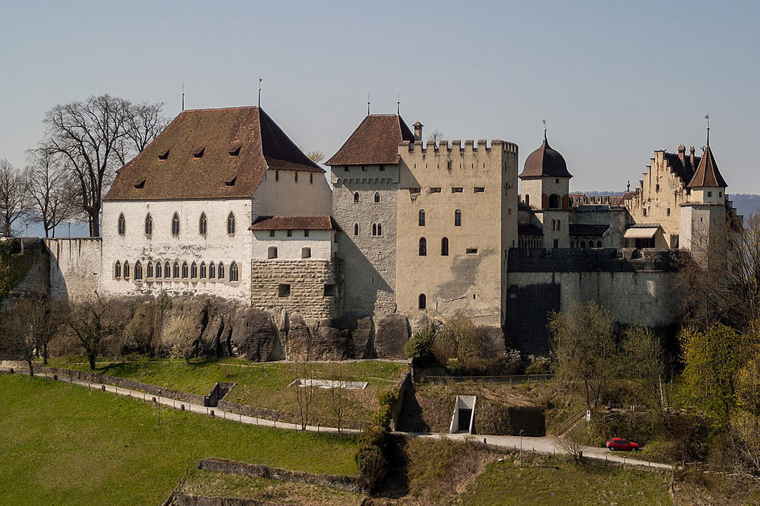 замок Ленцбурга