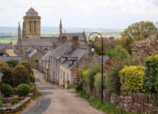 Локронан: уютный маленький городок с настоящей средневековой атмосферой