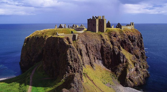 Заброшенные замки мира: 16 мест, которые хочется посетить