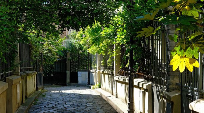 10 уютных улочек Парижа, которые скрыты от глаз туристов