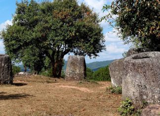 «Долина кувшинов» в Лаосе: самое загадочное место на Земле, окутанное тайной тысячелетий