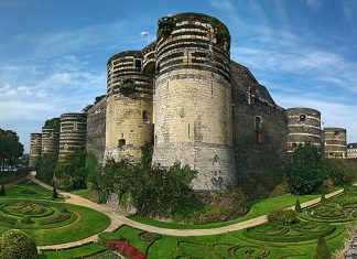 Анжерский замок: один из самых масштабных и древних замков Франции